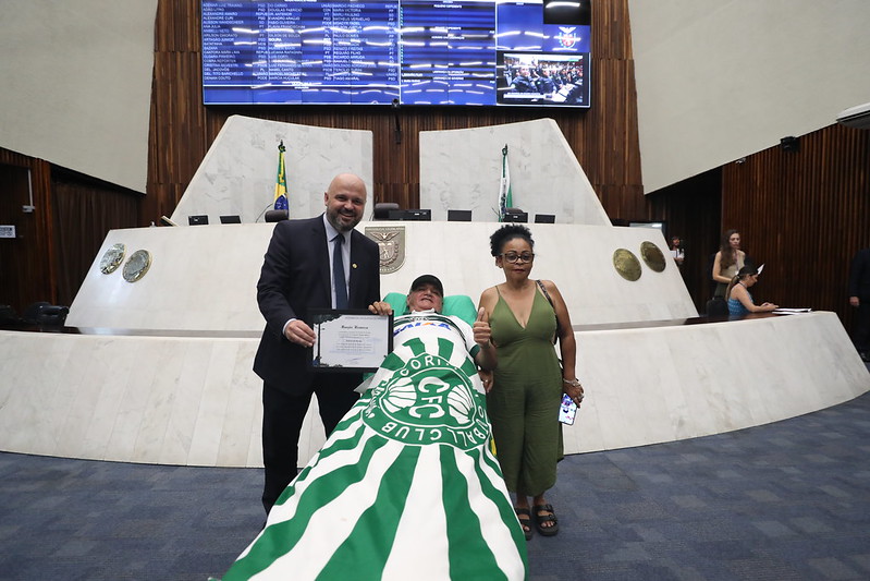 Jairton Rocha, o Mickey, é homenageado na Assembleia Legislativa